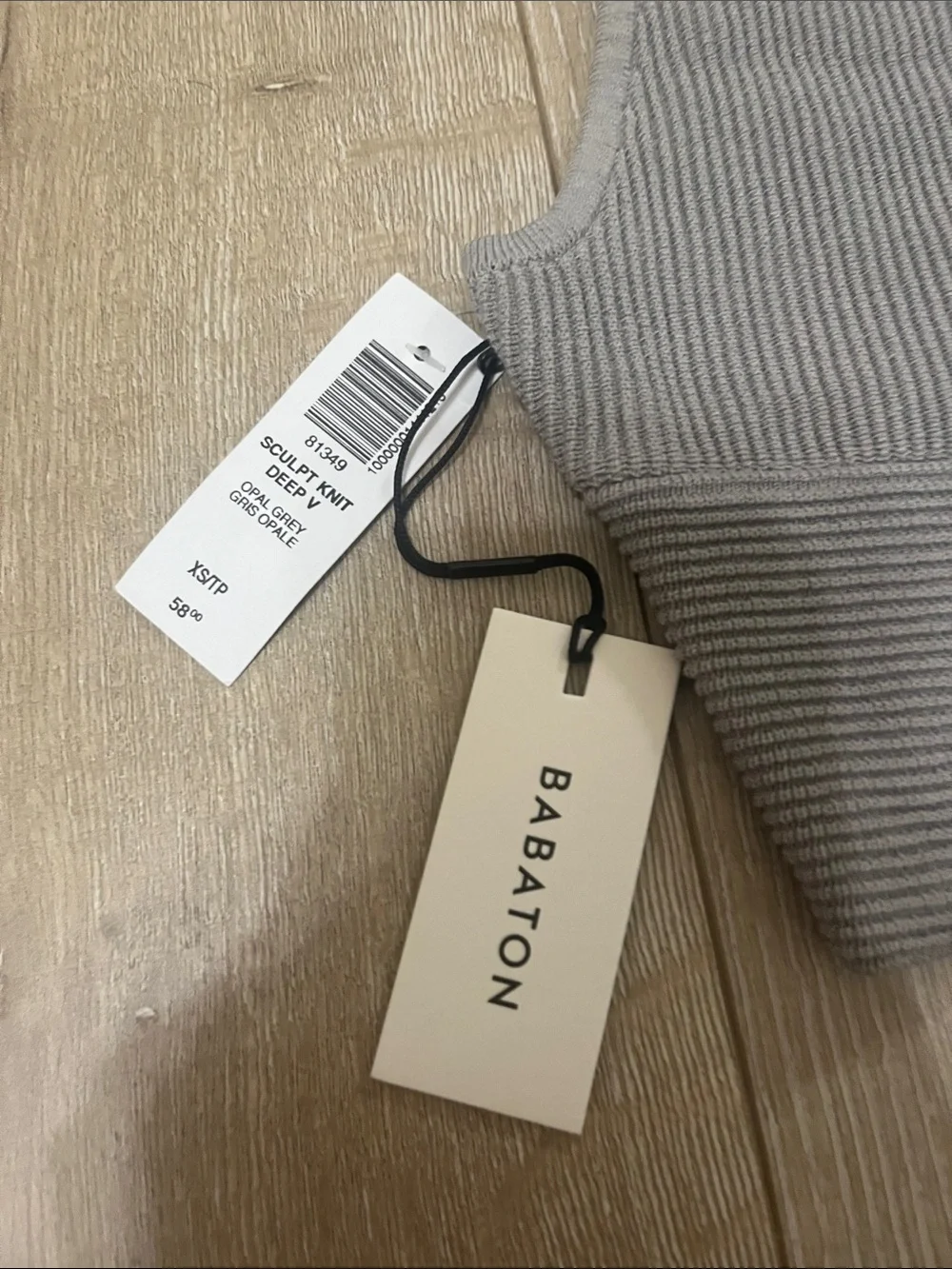 Babaton Gray Ribbed V-Neck Knit Crop - Picture 2 of 2